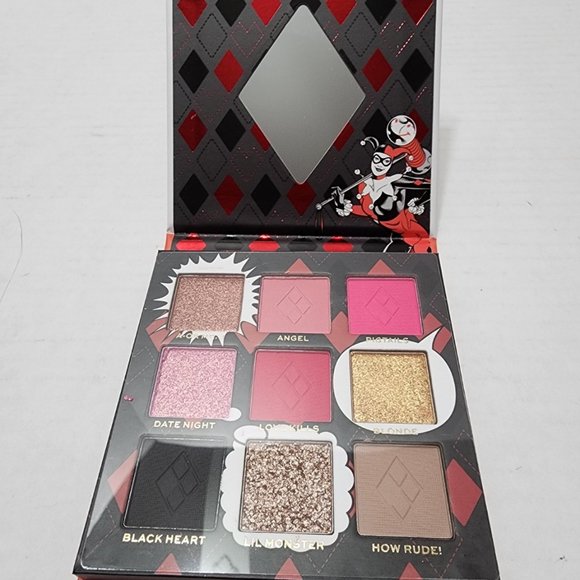 X Revolution Harley Quinn Group -  Cosmetic Bag, 2 Blending Sponges & Eyeshadow - Picture 11 of 11